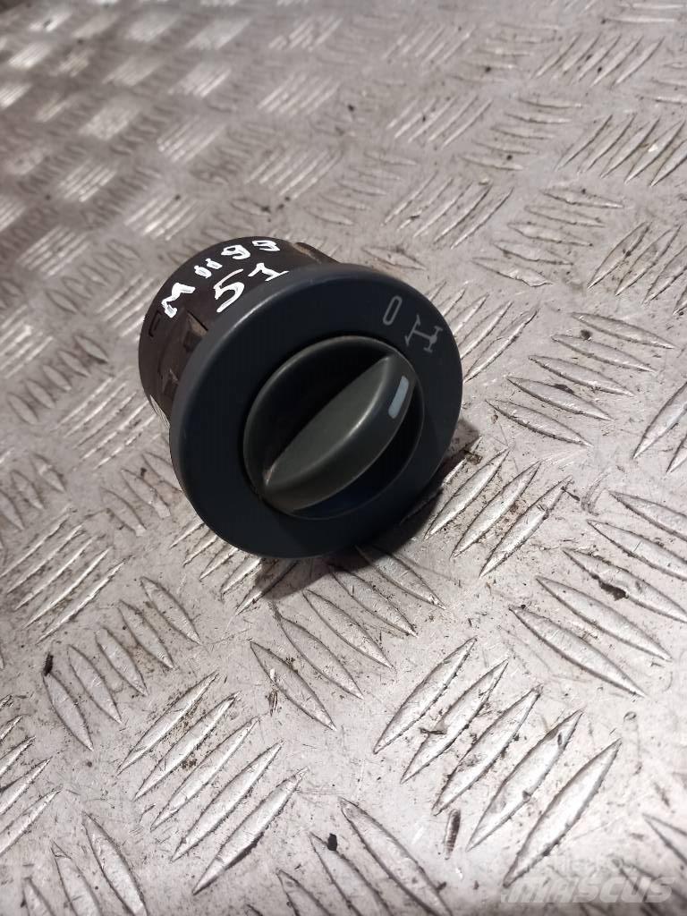 MAN TGM  81255250193 驾驶室与内部