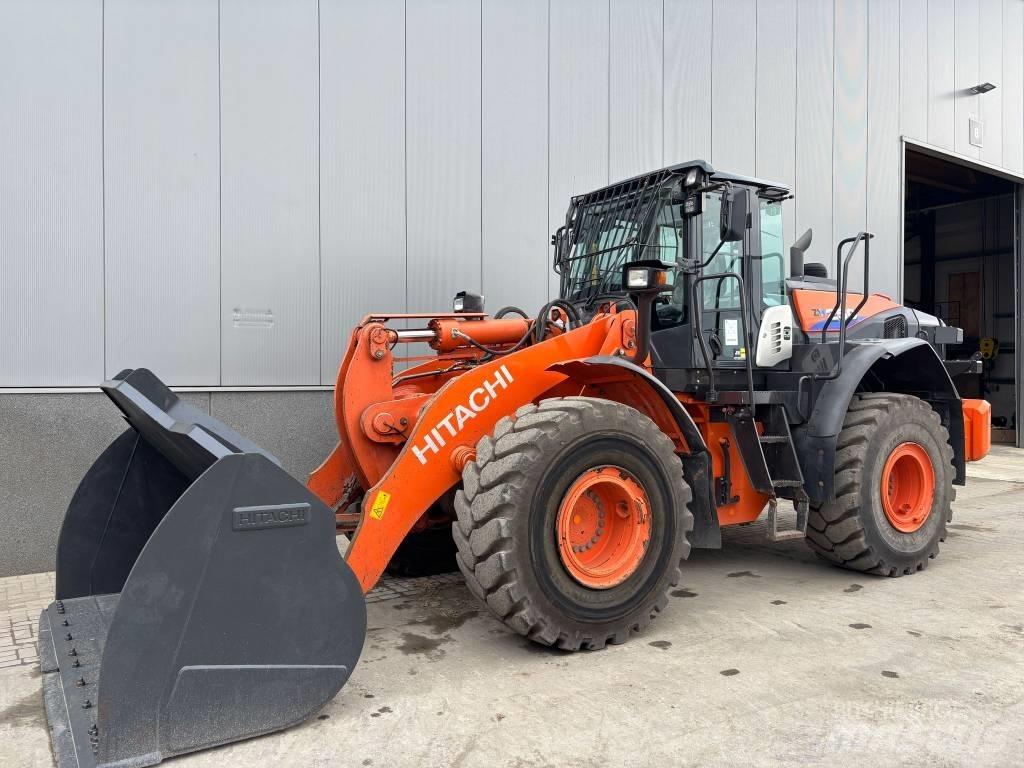 Hitachi ZW 250-6 轮式装载机