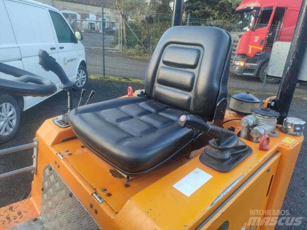 Knikmops KM 130 小型装载机