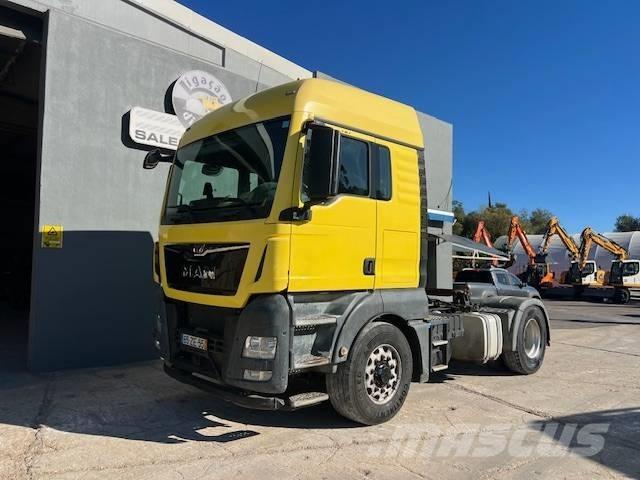 MAN 18.440 牵引车