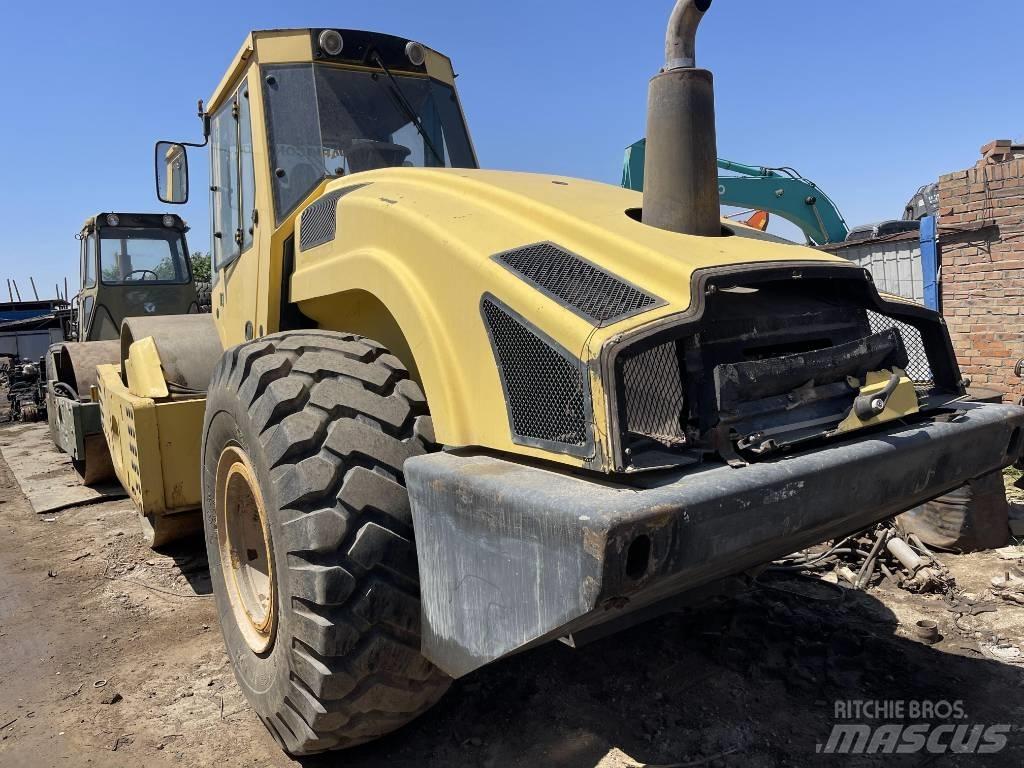 Bomag 226-4 单轮压路机