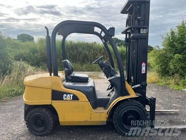CAT DP 30 N 柴油叉车