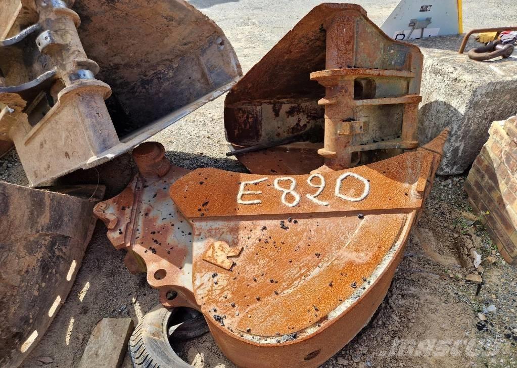 JCB JS 145 W 轮式挖掘机