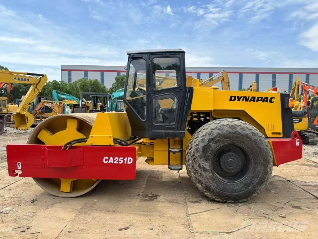 Dynapac CA251D 单轮压路机