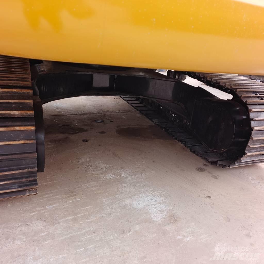 CAT 320D 履带挖掘机