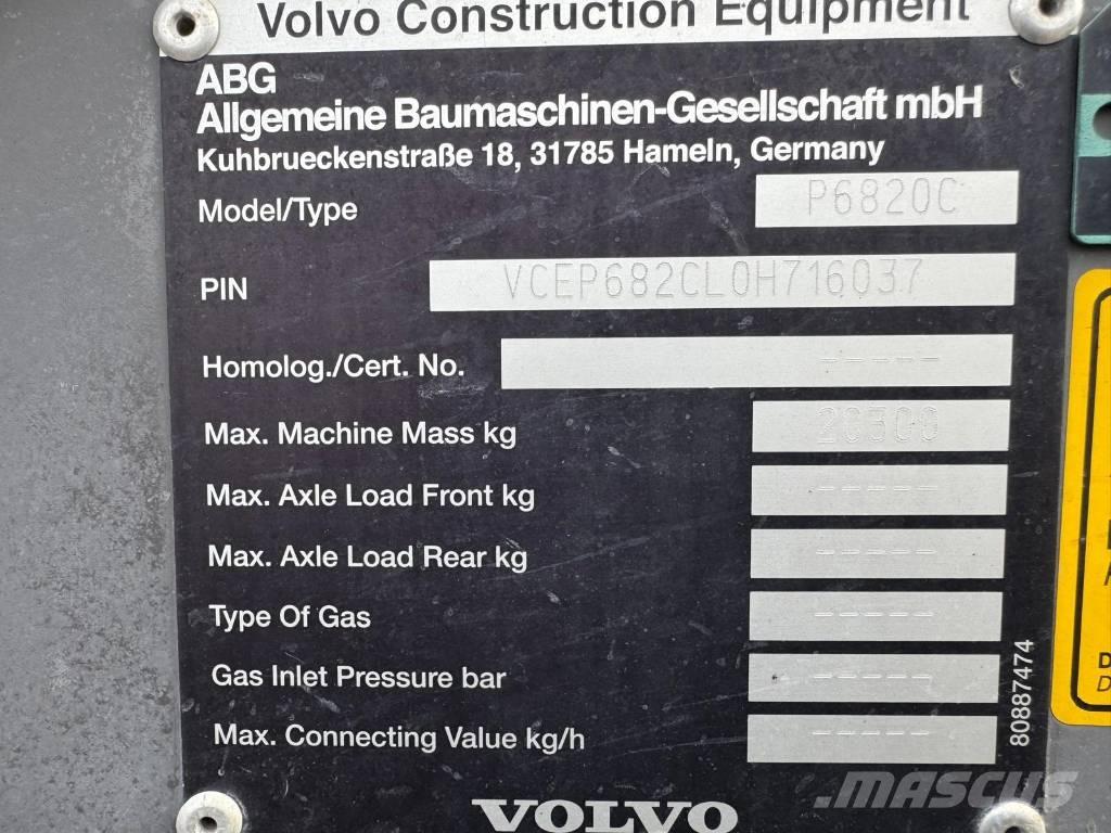 Volvo P 6820 C 沥青摊铺机