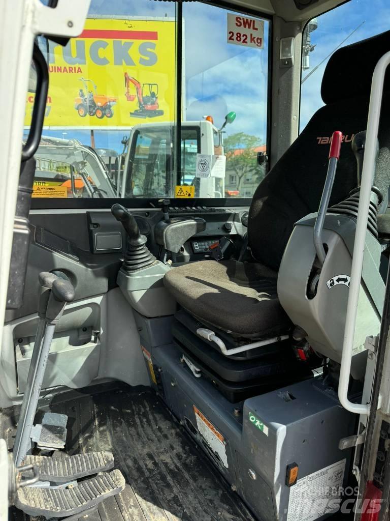 Takeuchi TB 230 小型挖掘机