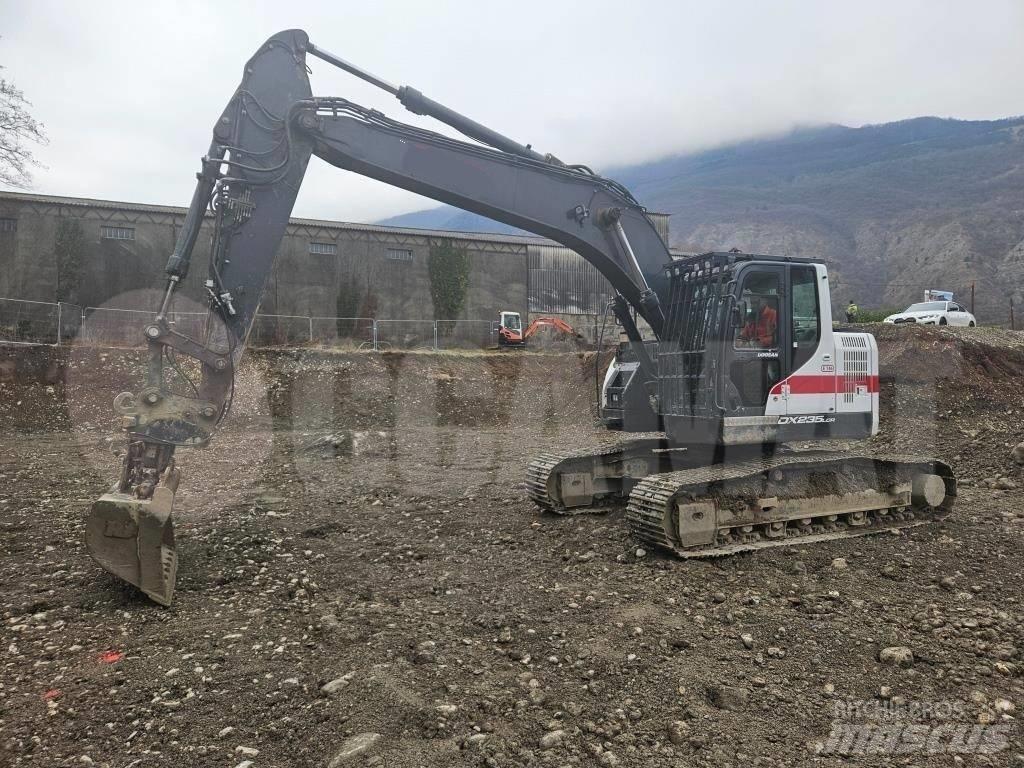Doosan DX 235 LCR 履带挖掘机