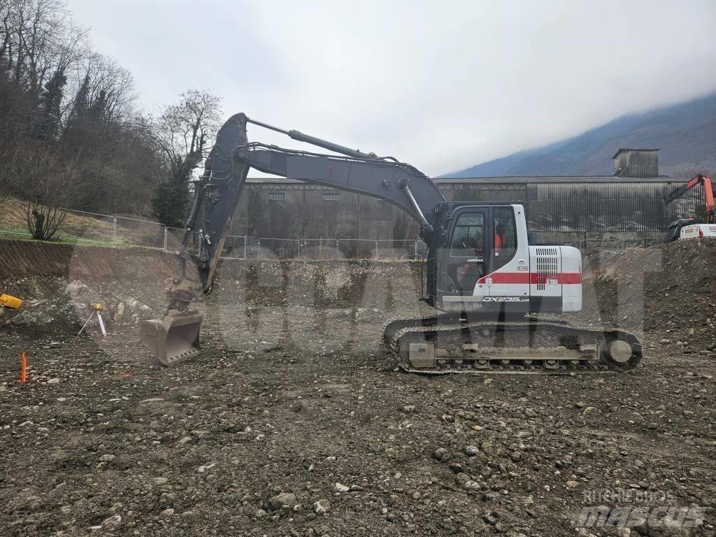 Doosan DX 235 LCR 履带挖掘机