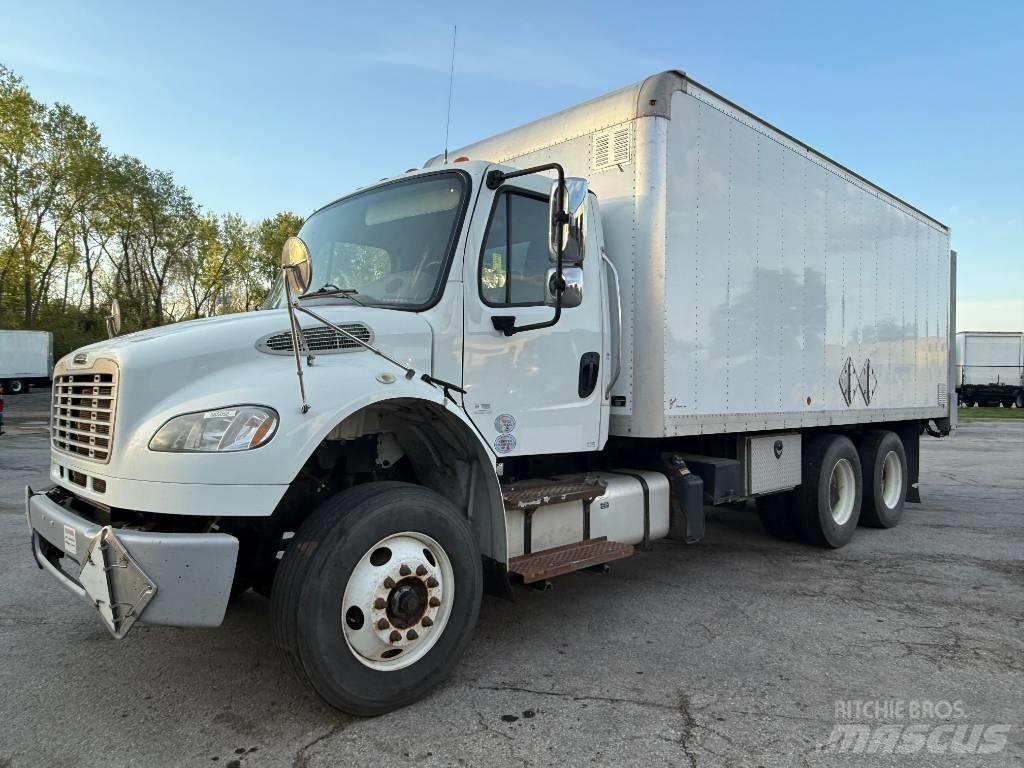 Freightliner M 106 厢式货车