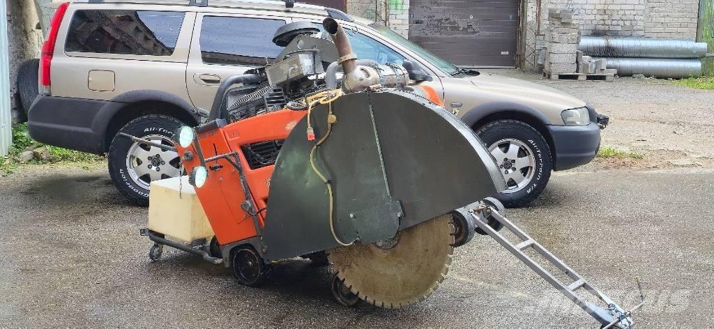 Husqvarna fs7000 挖沟机
