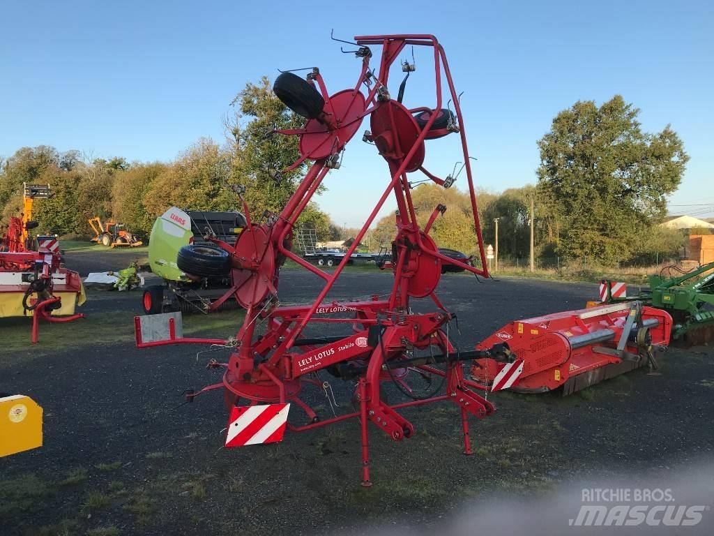 Lely LOTUS 770 犁耙和摊草机