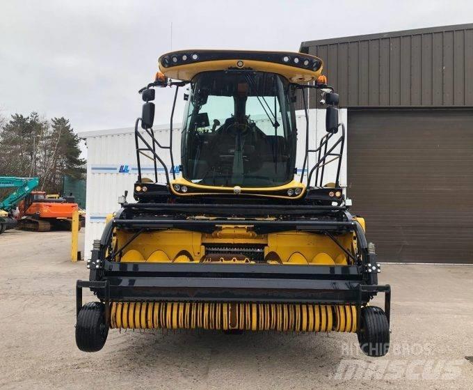 New Holland FR780 自走式青贮饲料收割机