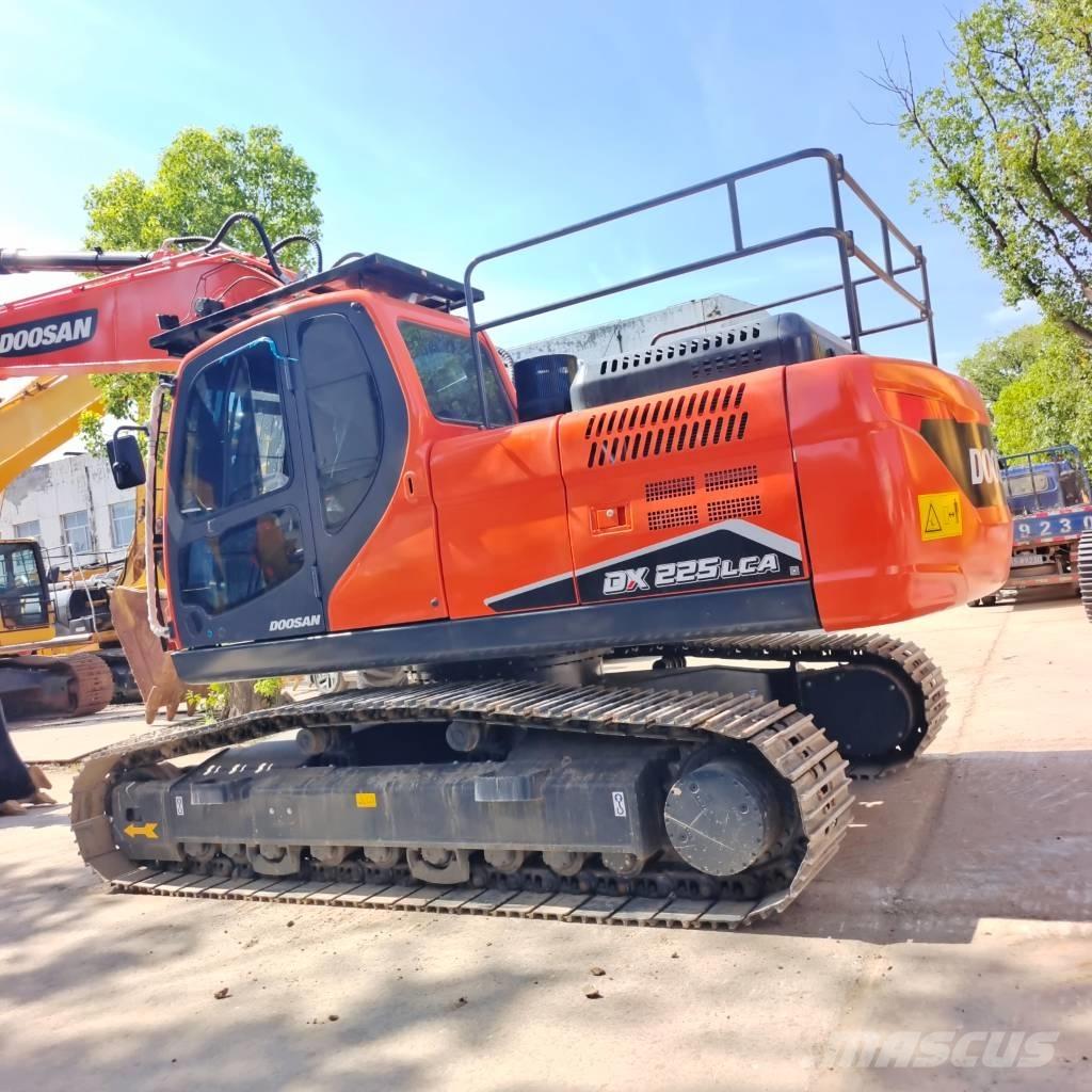 Doosan DX 225 LCA 履带挖掘机