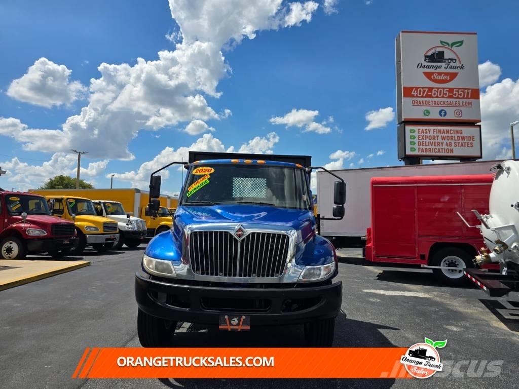 International MV607 平板栏板货车