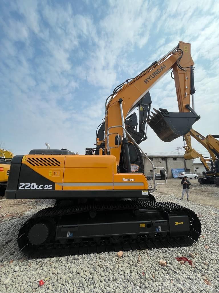 Hyundai 220 履带挖掘机
