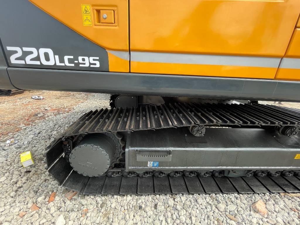 Hyundai 220 履带挖掘机