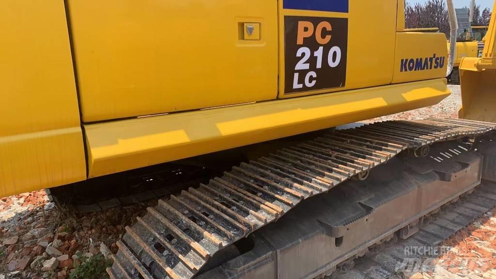 Komatsu PC210 履带挖掘机