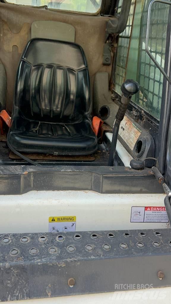 Bobcat S 130 小型装载机