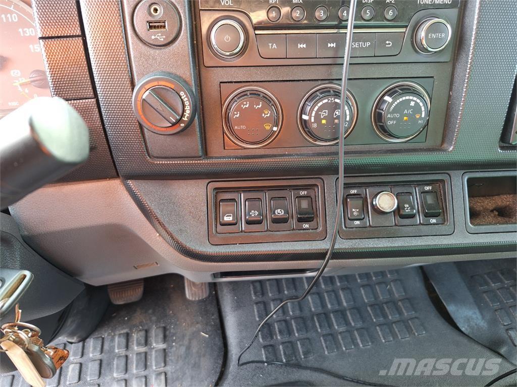 Renault D 7.5 平板栏板货车