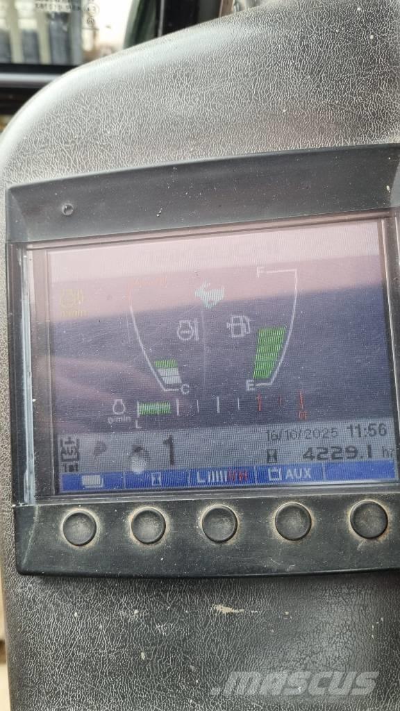 Takeuchi TB 230 小型挖掘机