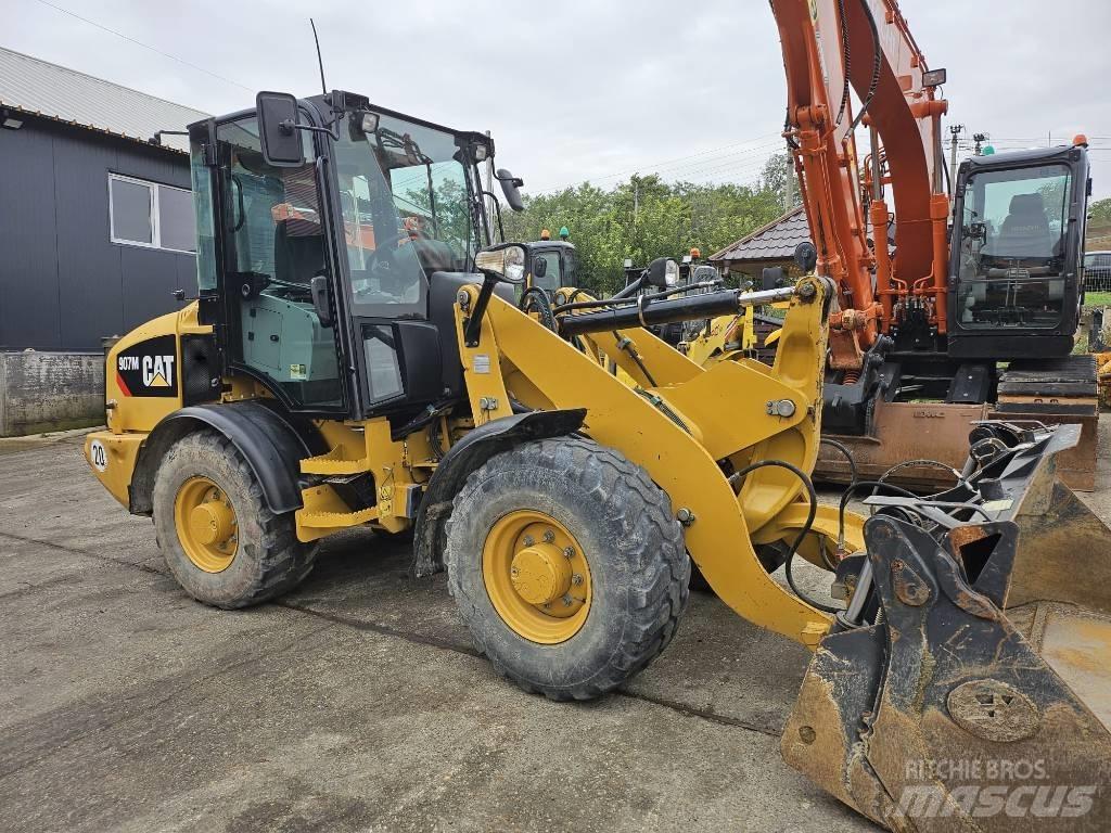 CAT 907M 轮式装载机