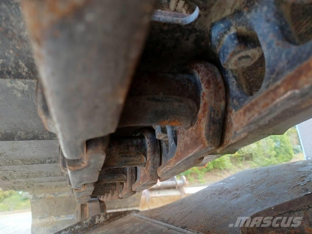 Hitachi ZX 135 US-6 履带挖掘机