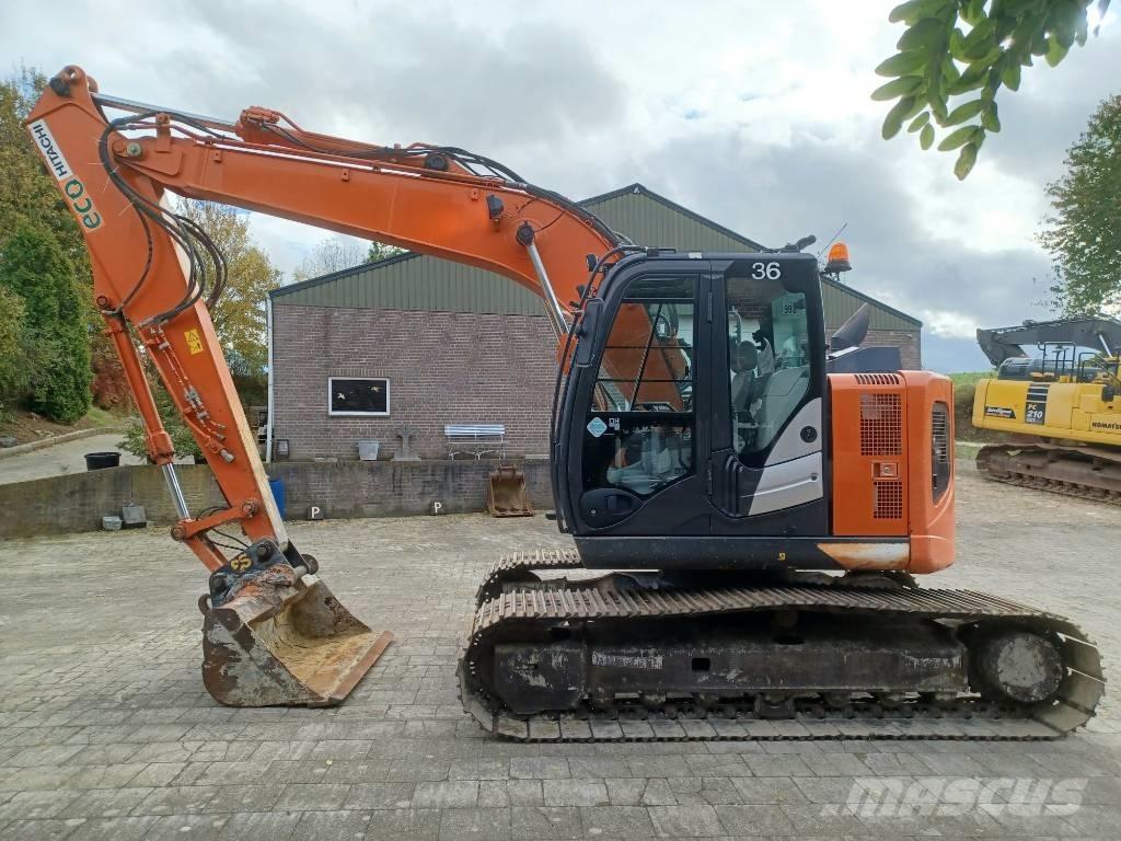 Hitachi ZX 135 US-6 履带挖掘机
