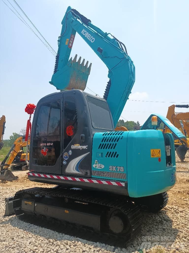 Kobelco SK 75 小型挖掘机
