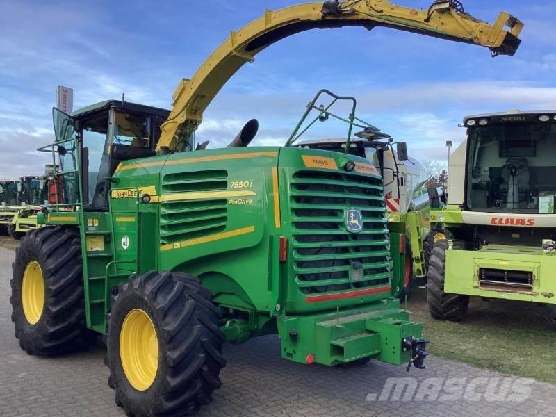 John Deere 7550i 自走式青贮饲料收割机