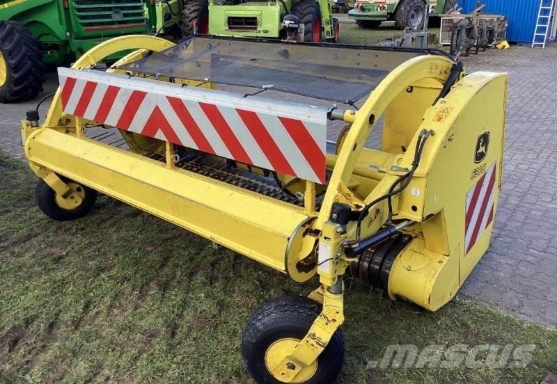 John Deere 7550i 自走式青贮饲料收割机