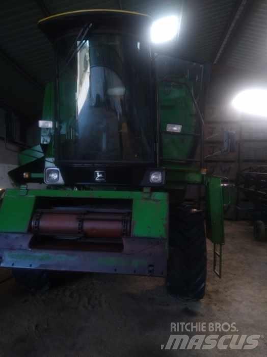 John Deere 1065 联合收割机