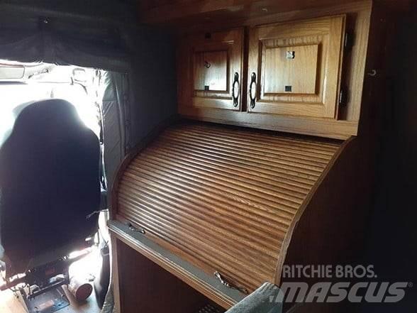 Kenworth T600 牵引车