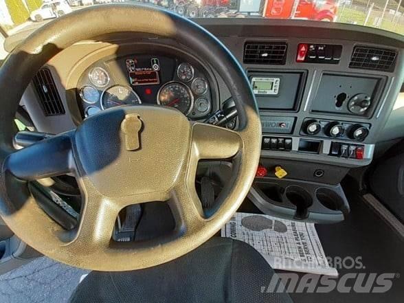 Kenworth T680 牵引车
