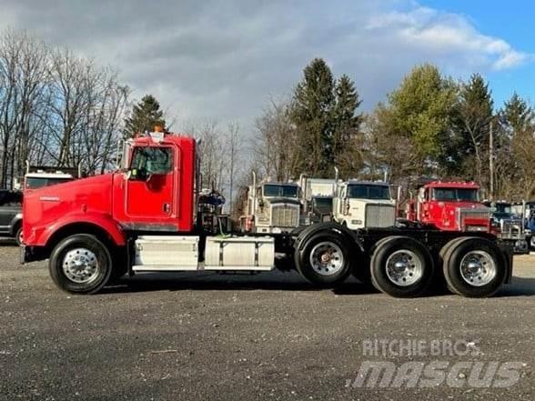Kenworth T800 牵引车