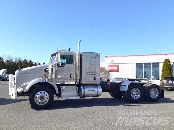 Kenworth T800 牵引车