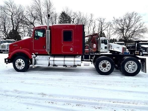 Kenworth T800 牵引车