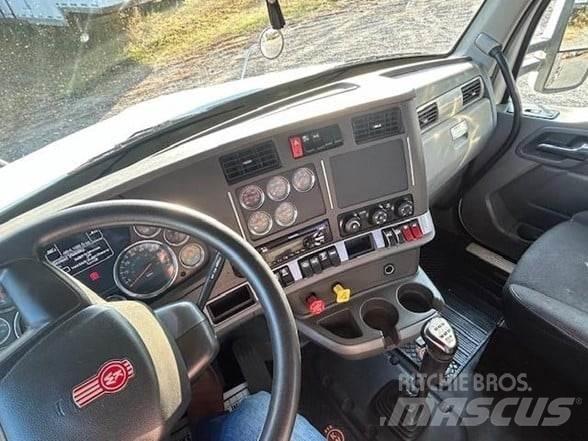Kenworth T880 牵引车
