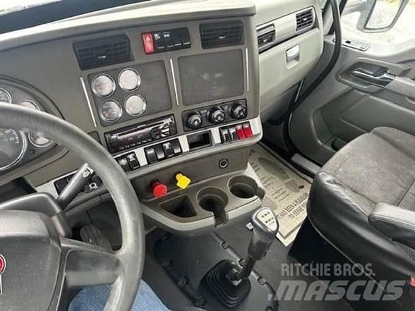 Kenworth T880 牵引车