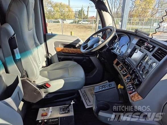 Kenworth T880 自卸式货车