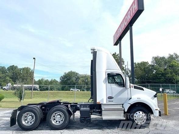 Kenworth T880 牵引车