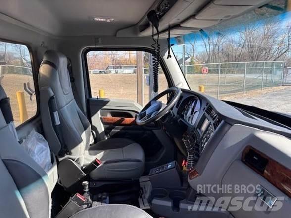 Kenworth T880 自卸式货车
