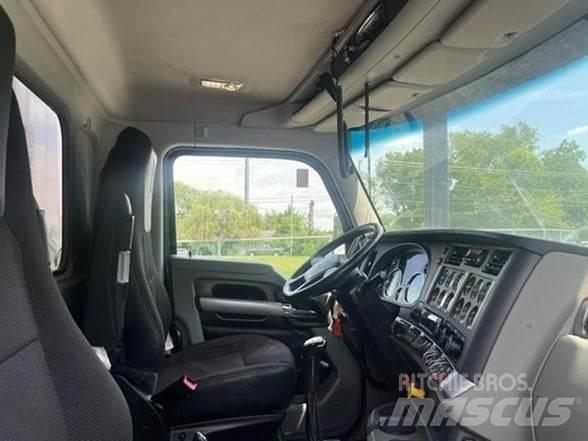 Kenworth T880 自卸式货车