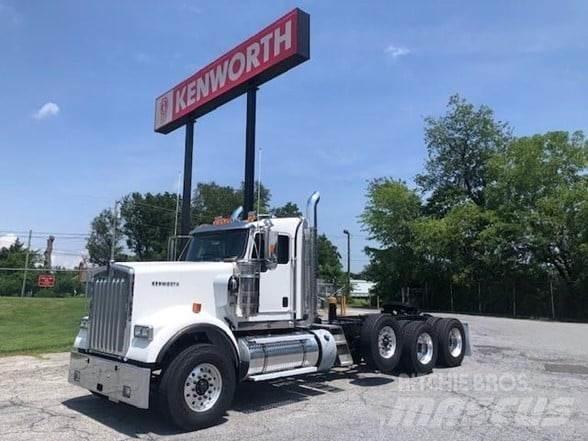 Kenworth W900 牵引车