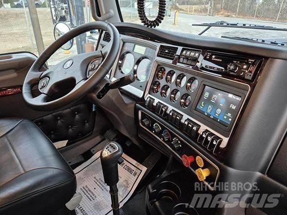 Kenworth W900 自卸式货车