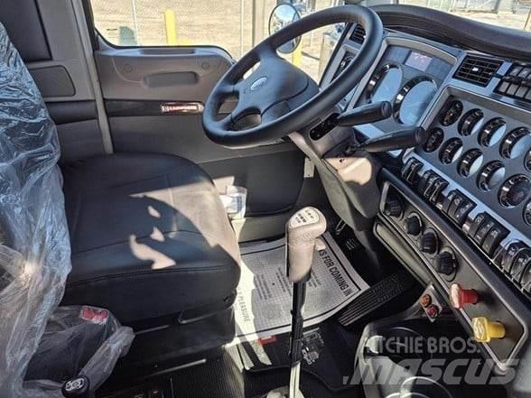Kenworth W900 自卸式货车