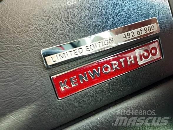 Kenworth W900 牵引车