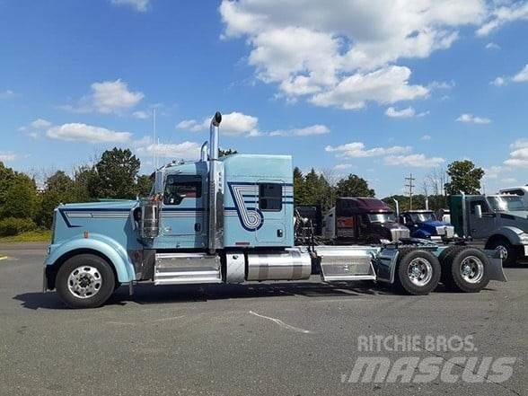 Kenworth W900 牵引车