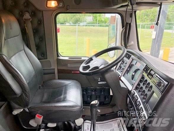 Kenworth W900 自卸式货车