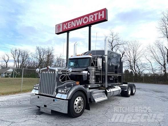 Kenworth W900 牵引车